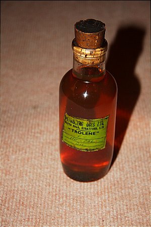 PETRONE OIL SAMPLE BOTTLE - click to enlarge
